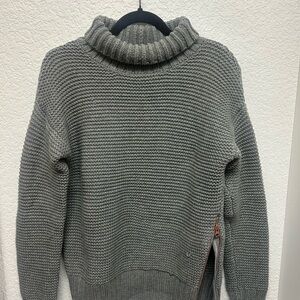 Lululemon Athletica Gray Knit Turtleneck